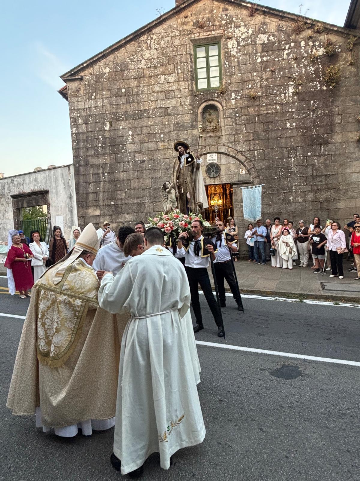 Santiago honra a San Roque con su tradicional procesión Santiago honra a San Roque con su tradicional procesión