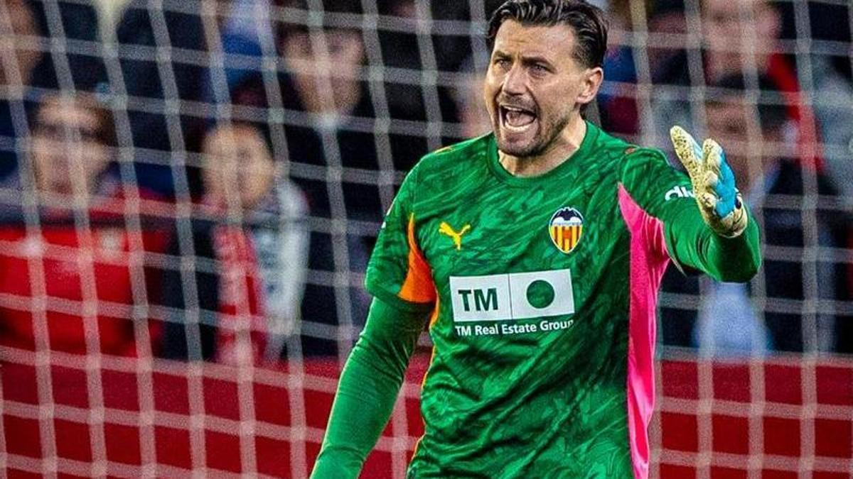 Stole Dimitrievski, nuevo contrato con el Valencia CF