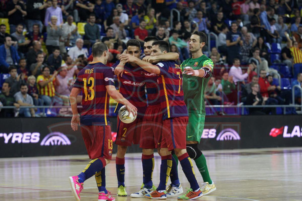 FC Barcelona, 4 - Santiago Futsal, 2 FC Barcelona, 4 - Santiago Futsal, 2