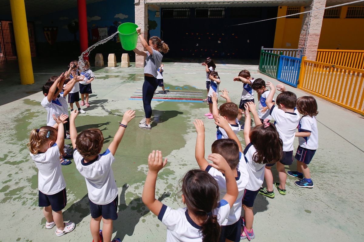 La comunidad educativa dice adiós al curso más difícil