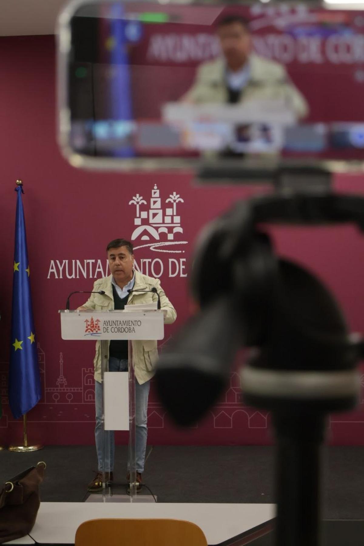 El delegado de Infraestructuras y presidente de Sadeco, Miguel Ruiz Madruga