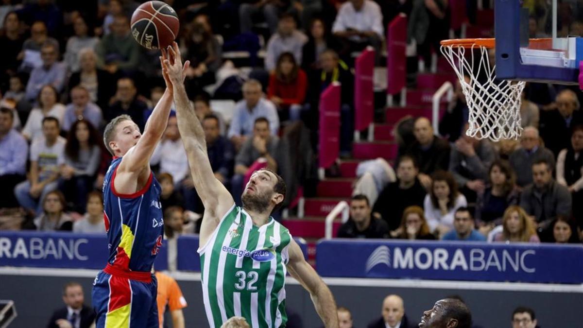 David Walker durante el último encuentro frente al Betis