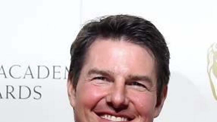 Tom Cruise también se retoca la cara