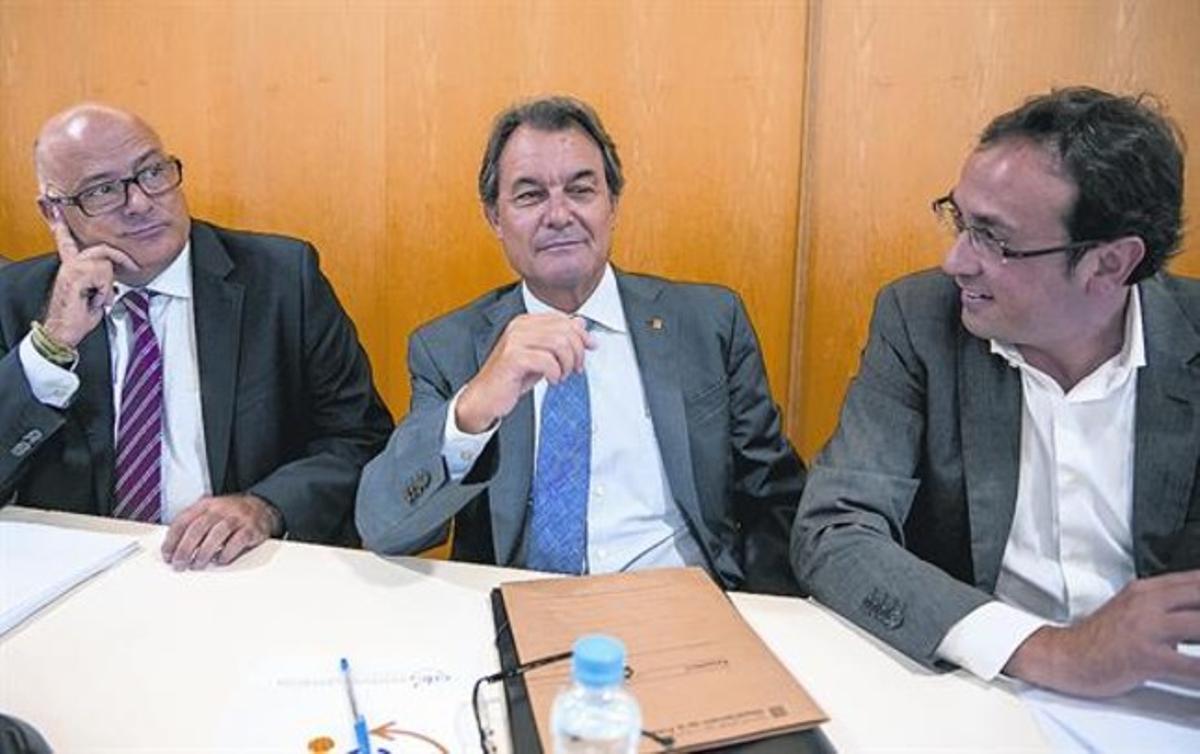 Lluís Corominas, Artur Mas i Josep Rull, en una reunió de l’executiva de Convergència.