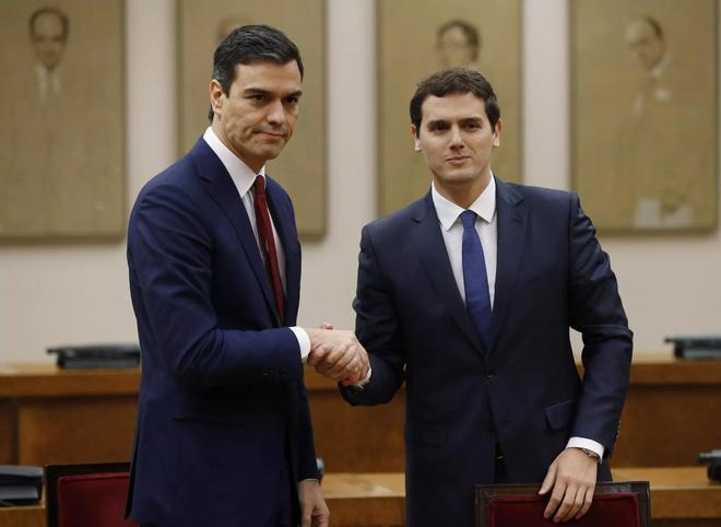 Pedro Sánchez y Albert Rivera, en las negociaciones para formar Gobierno en 2016.