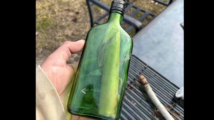 El mensaje en una botella encontrado 32 años después que ha hecho llorar a una familia