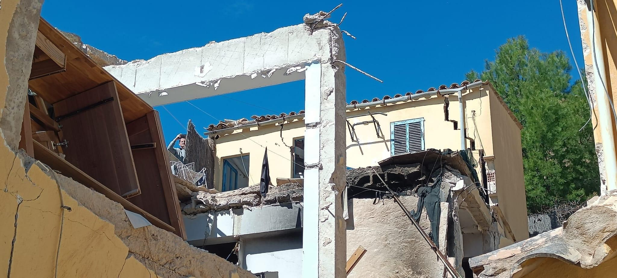 Así quedó la estructura del edificio tras una explosión de gas en Andratx