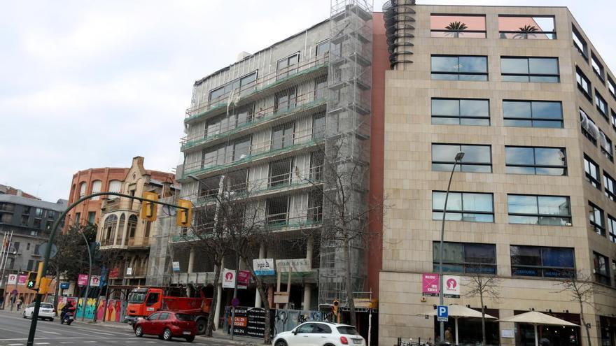 Un bloc d&#039;habitatges de nova construcció al centre de Girona.