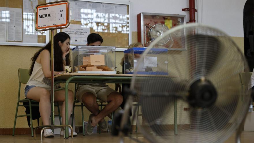 El veraniego 23J en Aragón: agua fría, ventiladores de casa, baja la participación y algunas &quot;anécdotas&quot;