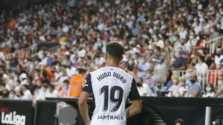 En el vestuario del Valencia CF alucinan con Hugo Duro