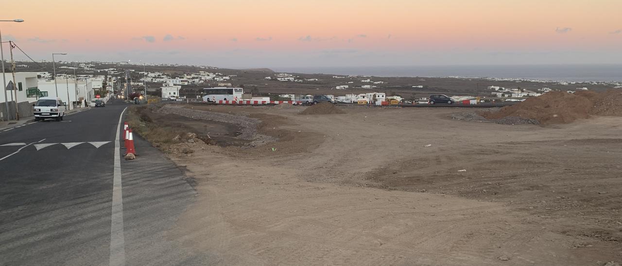 Carretera en obras en Mácher (Tías).