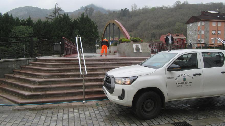 Cangas de Onís se acicala para la Semana Santa