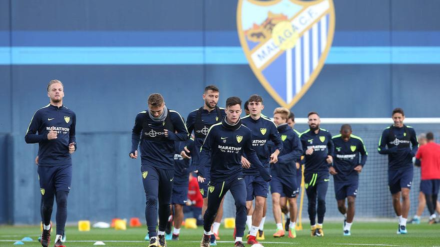 La plantilla del Málaga CF quiere seguir haciéndose fuerte en La Rosaleda.