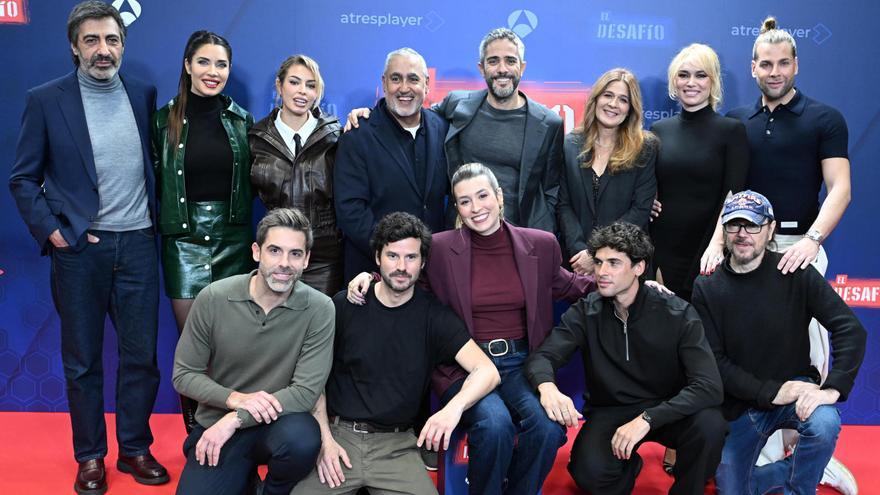 El jurado, el presentador y los concursantes posan en el photocall durante la presentación de la nueva edición de 'El Desafío'