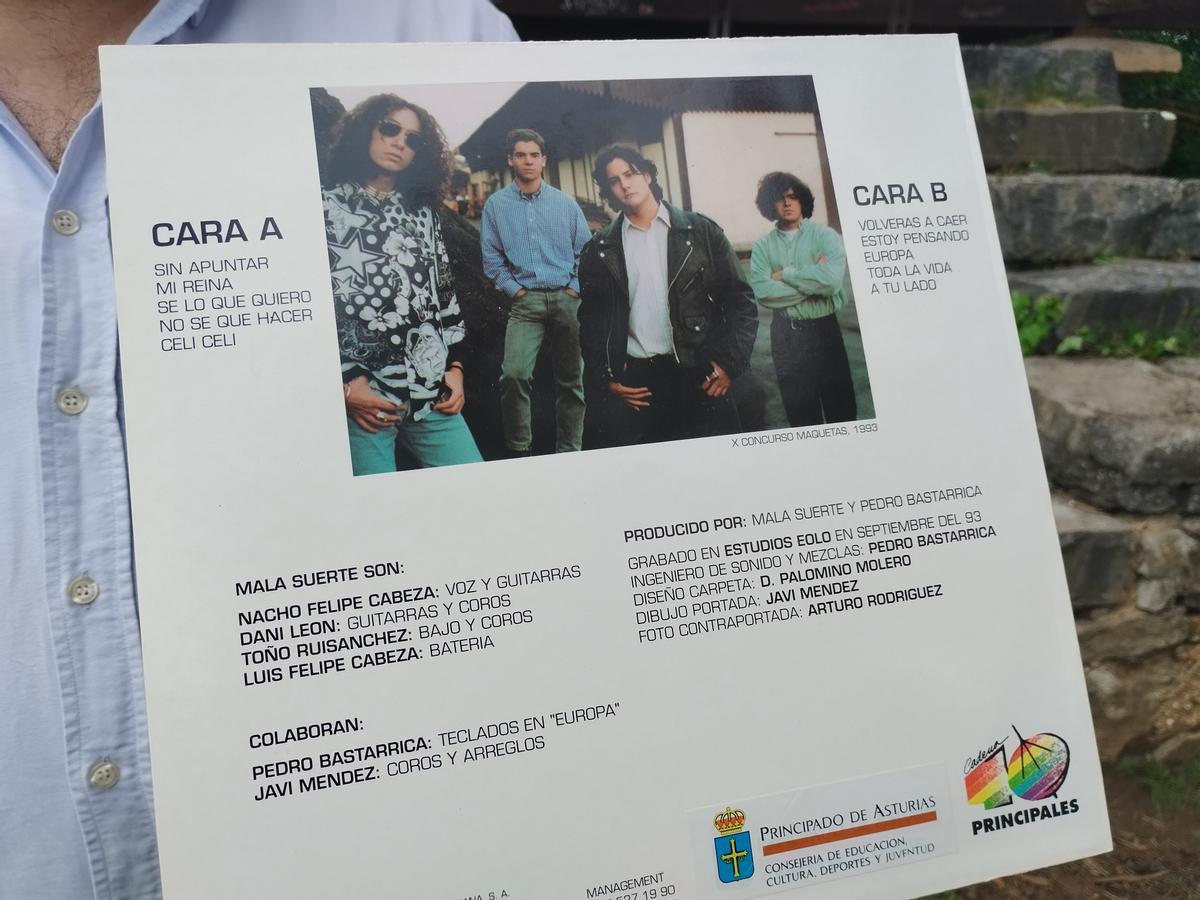 Contraportada del disco de &quot;Mala Suerte&quot;.