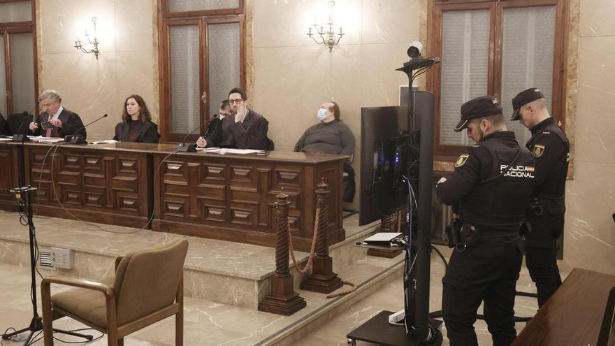 El jurado declara culpable por unanimidad a la madre y a su cuñado de la muerte de su bebé al arrojarla a un cubo de basura en Porto Cristo (Mallorca)