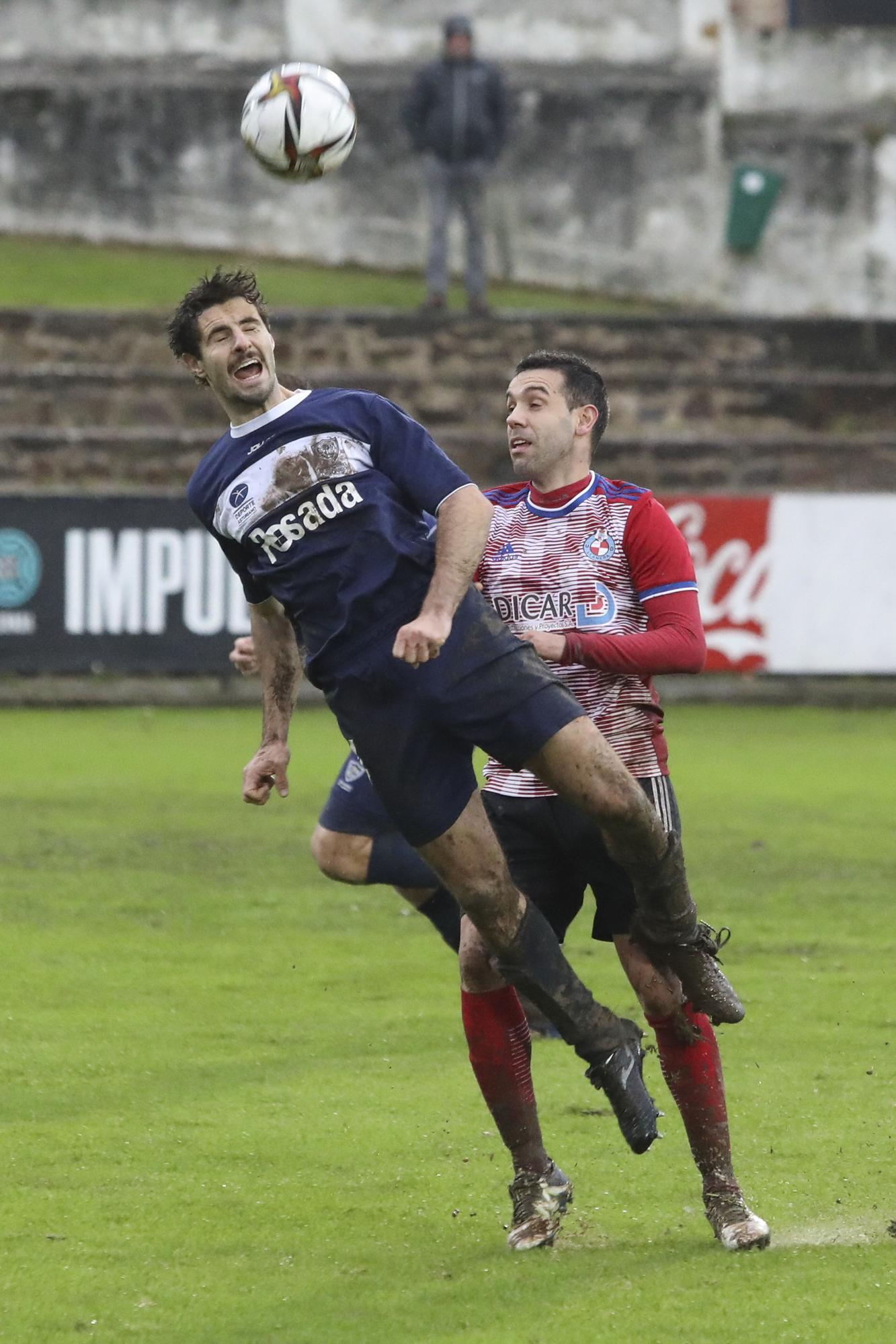 Las imágenes del partido de ida entre el Marino y el Llanera en Luanco (1-0)