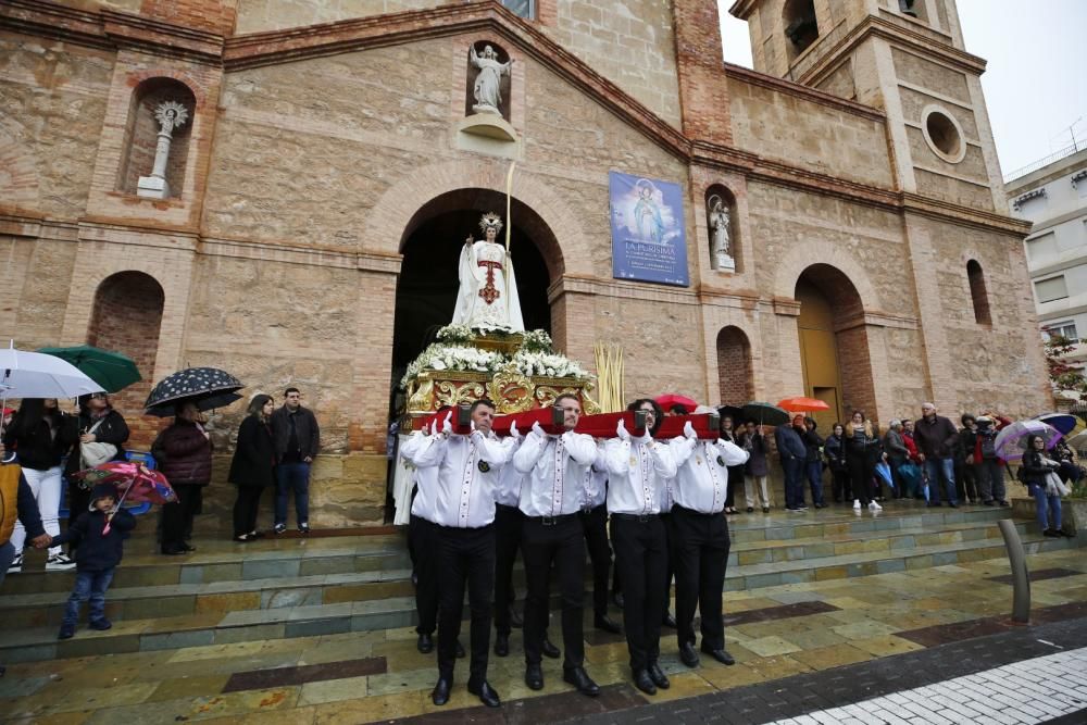 Pese a la fina lluvia que caía a primera hora de la mañana la procesión de Domingo de Resurección pudo celebrar el tradicional Encuentro en las cuatro esquinas