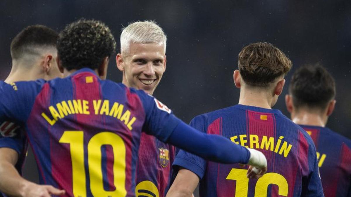 El Barça gana el derbi: Olmo y Lewandowski marcan, Joan García brilla bajo palos