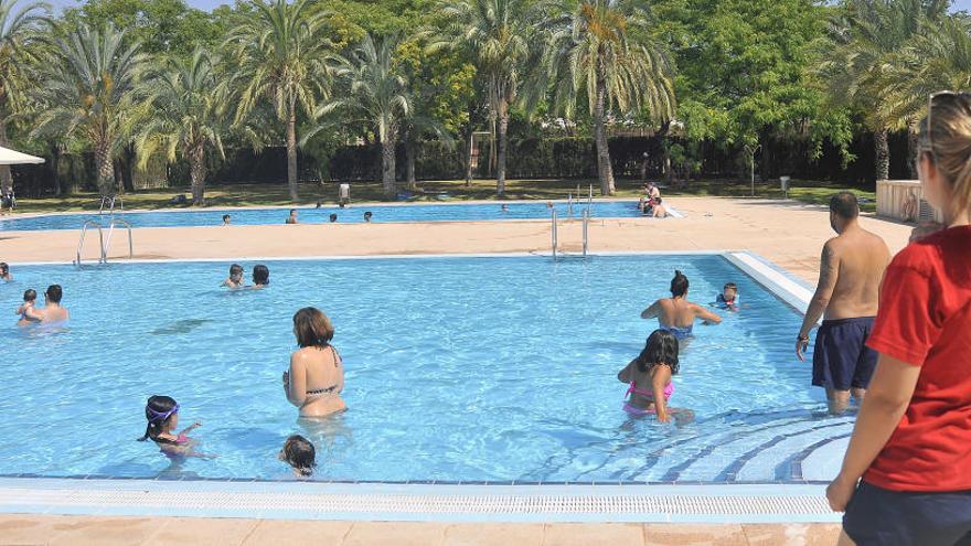 Las piscinas municipales de Elche abrirán el 22 de junio