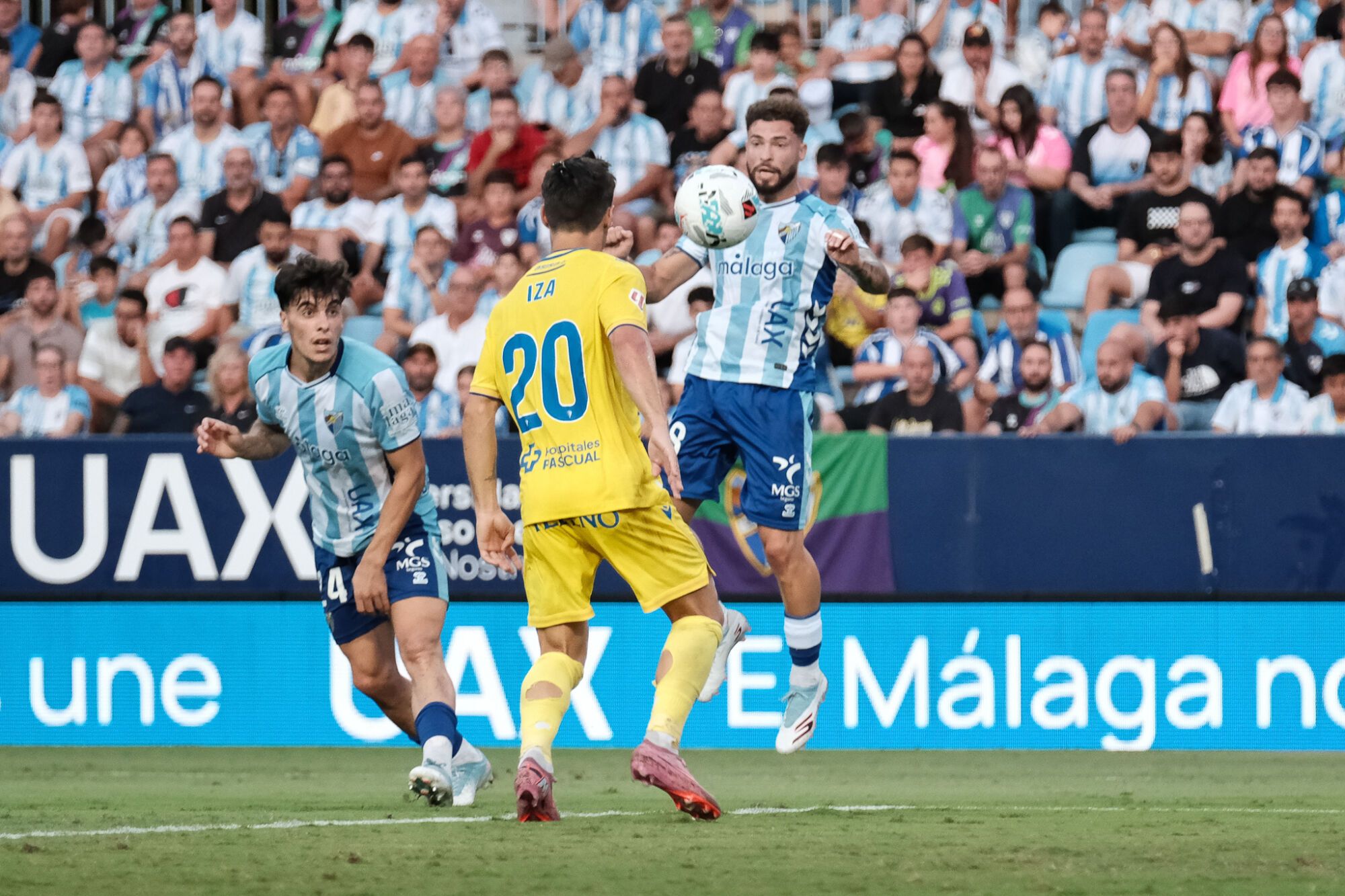 Imágenes del partido Málaga - Cádiz de LaLiga Hypermotion en La Rosaleda