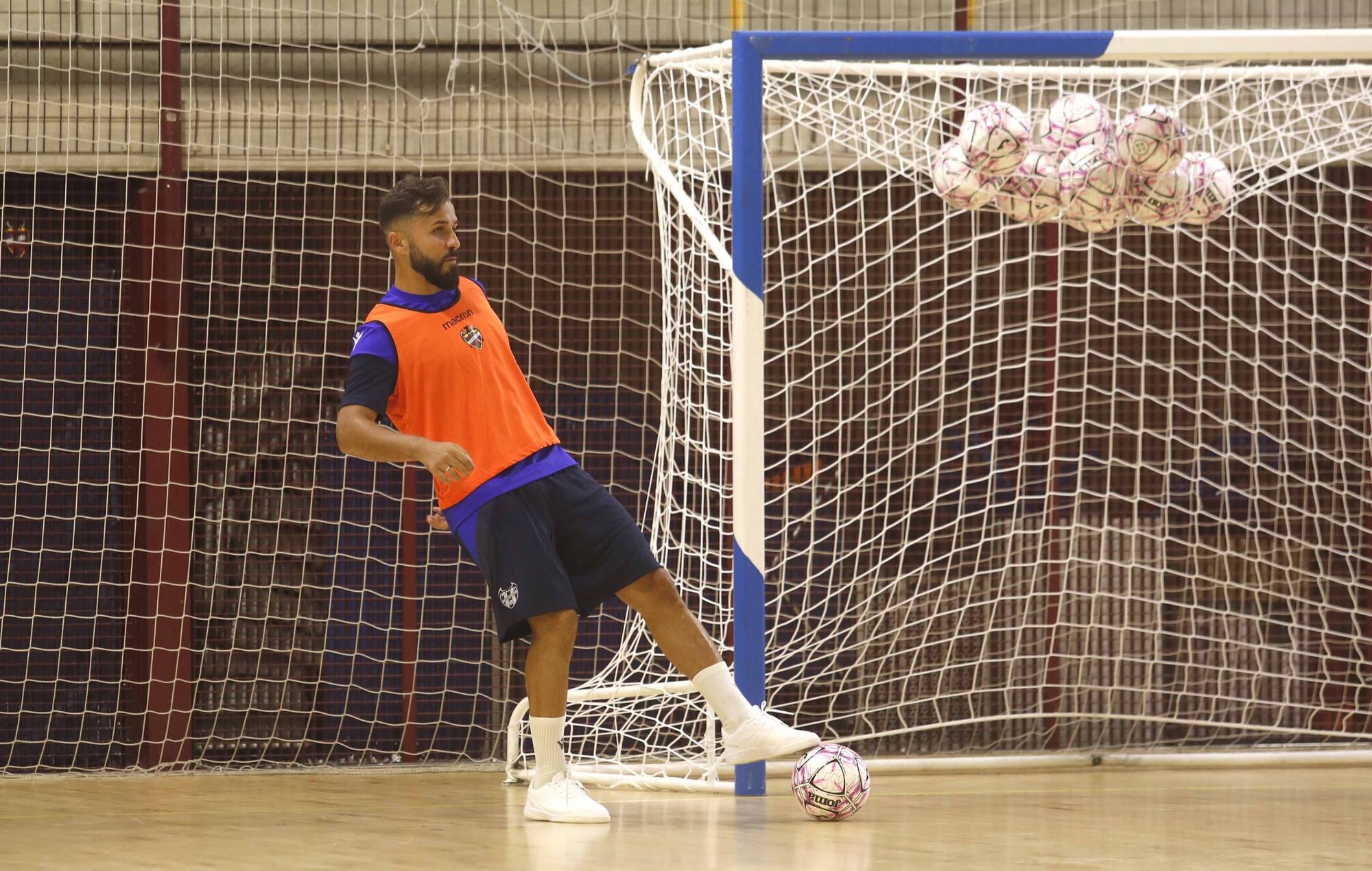 Primera sesión de trabajo para el Levante UD FS