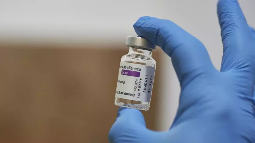 El posible riesgo de trombosis con AstraZeneca es 100 veces menor que el del paracetamol