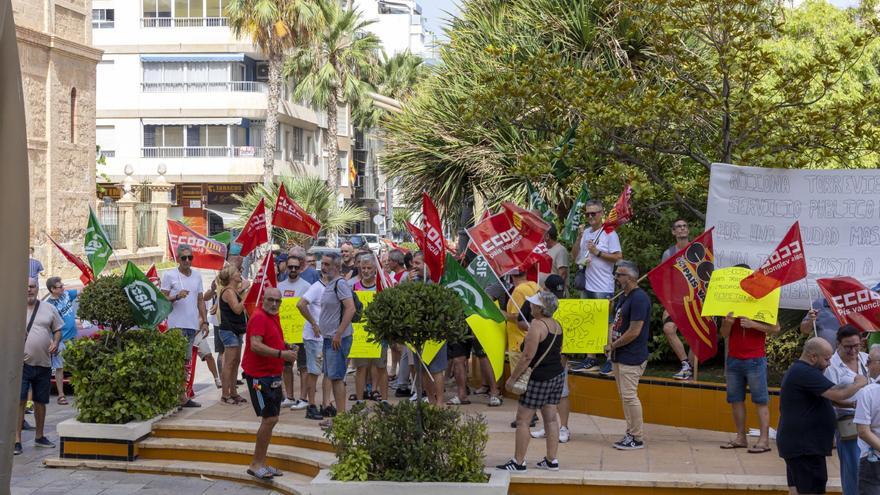 Los sindicatos aseguran que a la plantilla de las basuras le faltan 90 operarios de temporada alta que Acciona no contrata