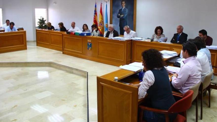 Imagen del pleno ordinario de ayer en el Ayuntamiento de Torrevieja.