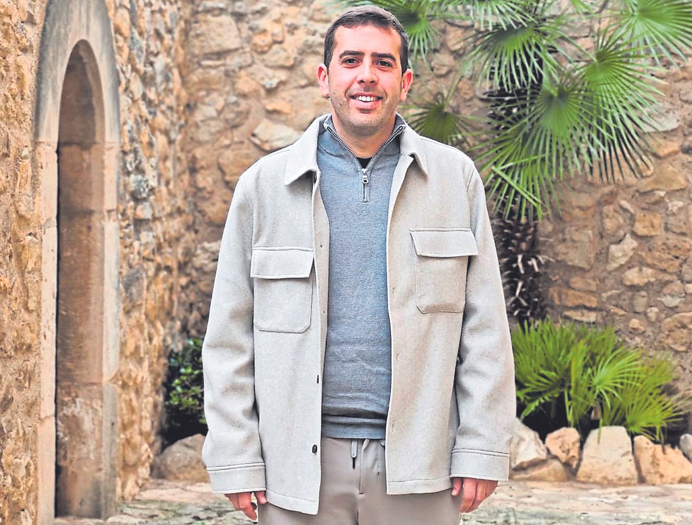 Toni Miralles (Montuïri, 1994) posa para esta entrevista.