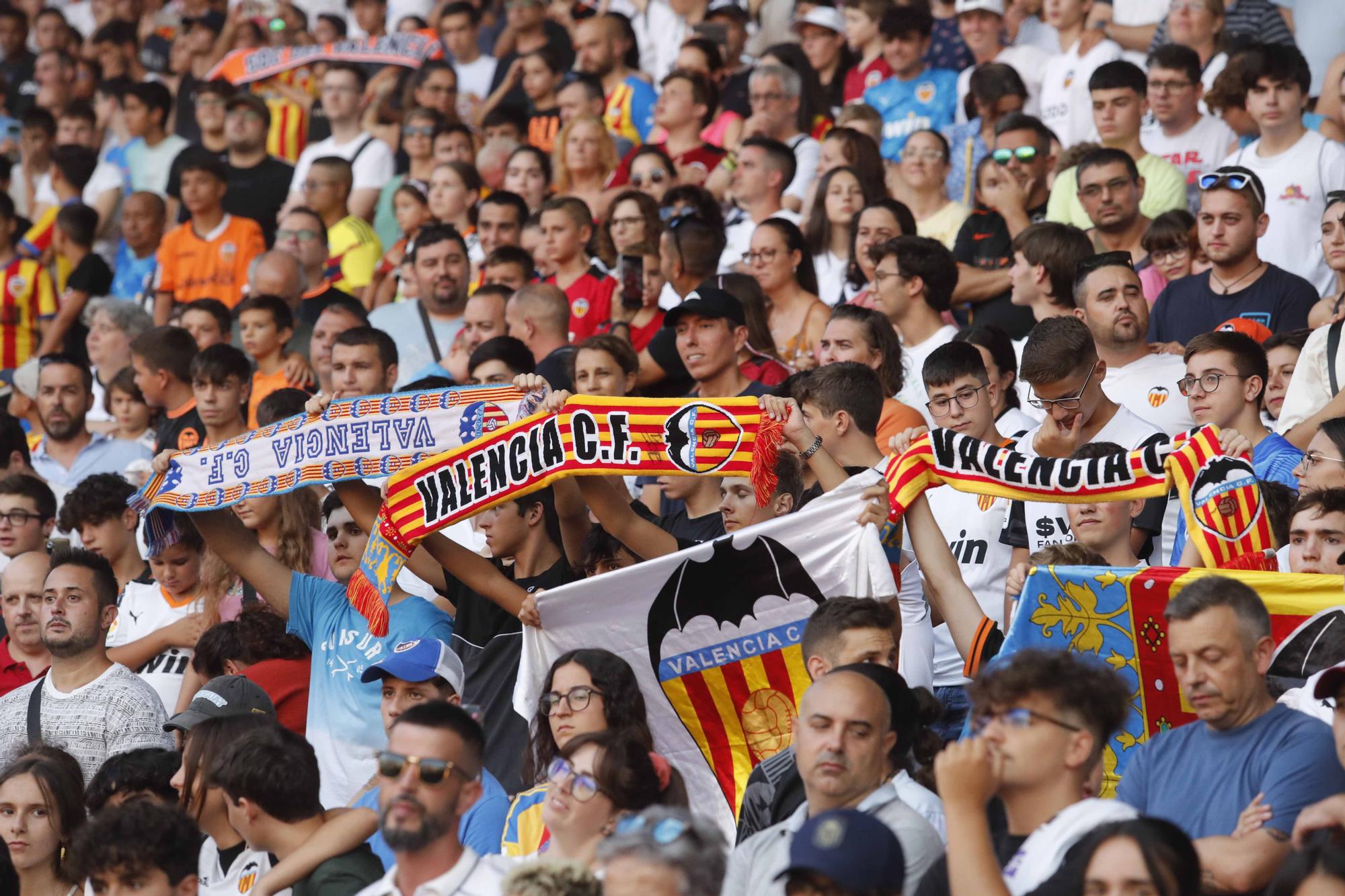 Búscate en la presentación de los fichajes del Valencia CF