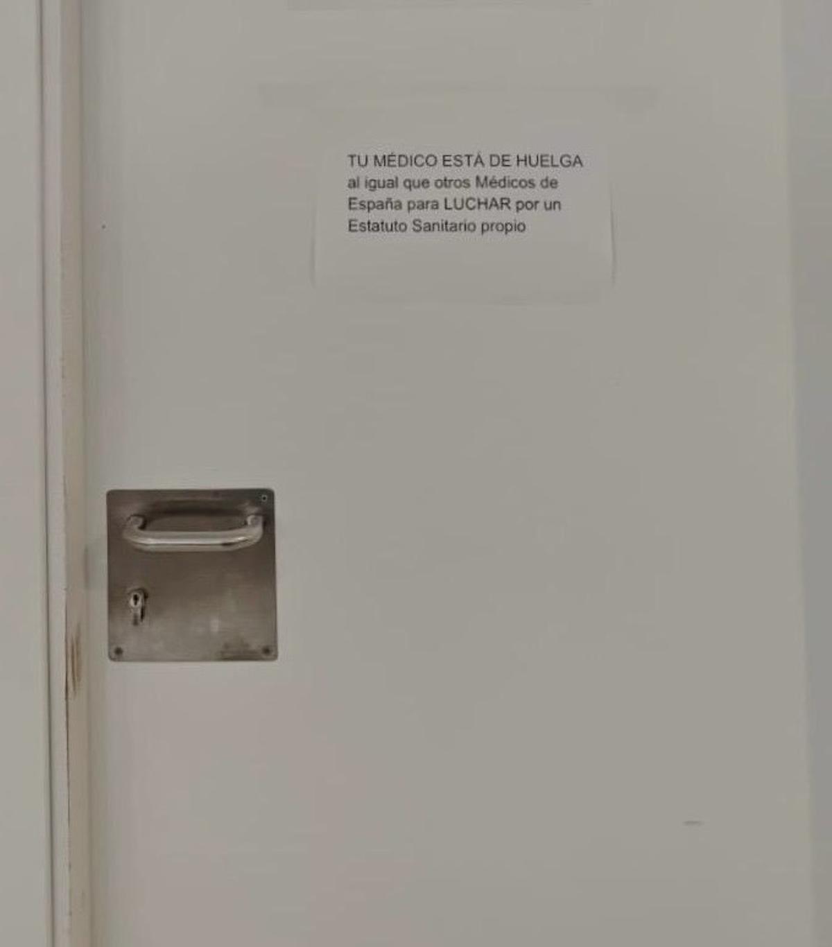Cartel colgado en la consulta de un centro de salud de la provincia de Málaga