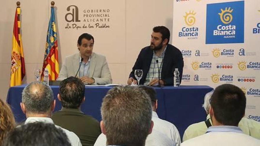 El diputado de Turismo, Eduardo Dolón, junto a José Francisco Mancebo.