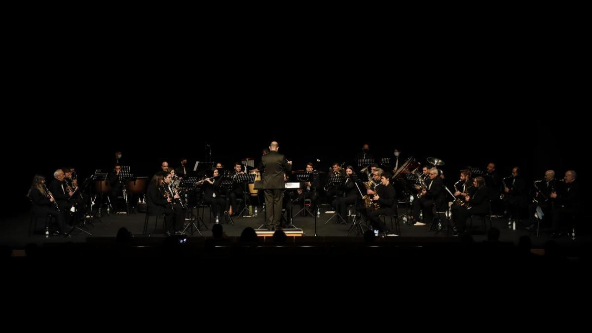 Un concierto de la Banda de Música Maestro Nacor Blanco en el Teatro Ramos Carrión