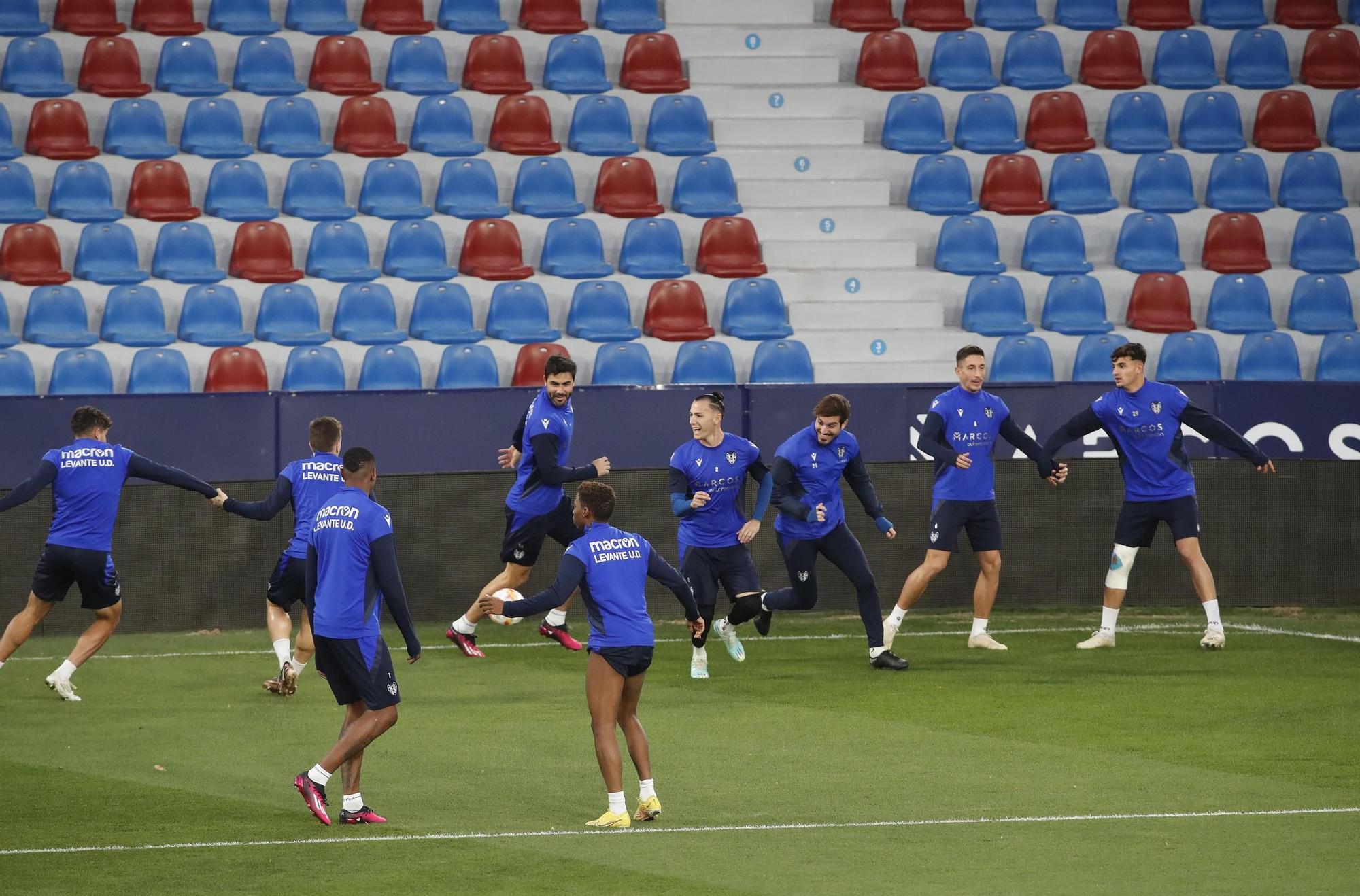 Entrenamiento del Levante Ud