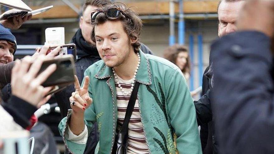 Harry Styles se pone extravagante por San Valentín