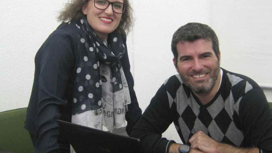 Carlos Rodríguez y la concejala de Cultura, Sara Pérez. Foto