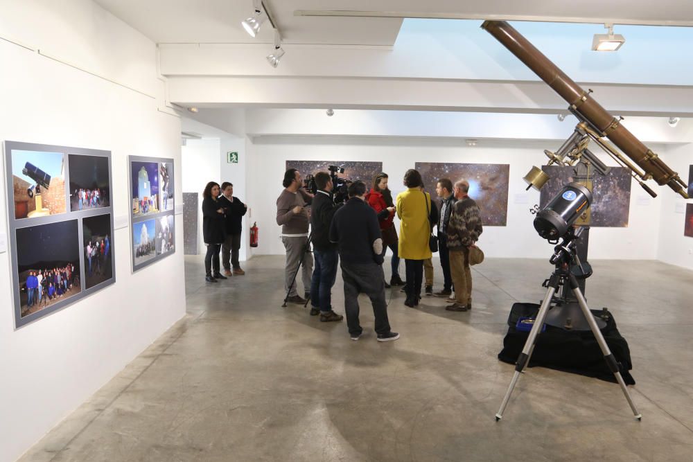 Sa Nostra Sala acoge una exposición de fotografías del firmamento e instrumental de la Agrupació Astronòmica d´Eivissa.