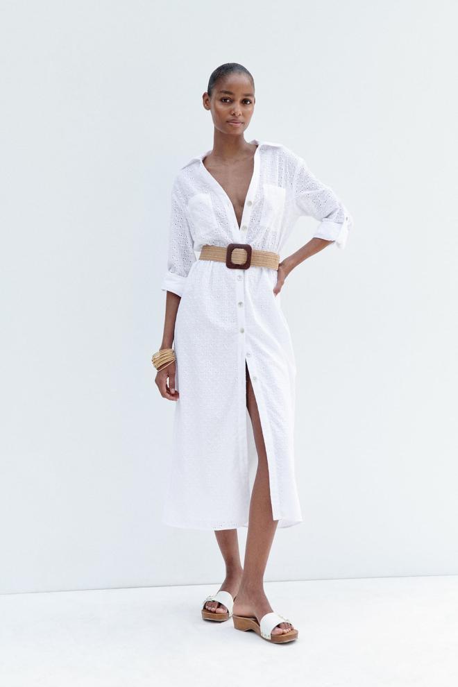 Vestido largo blanco camisero con cinturón de Zara