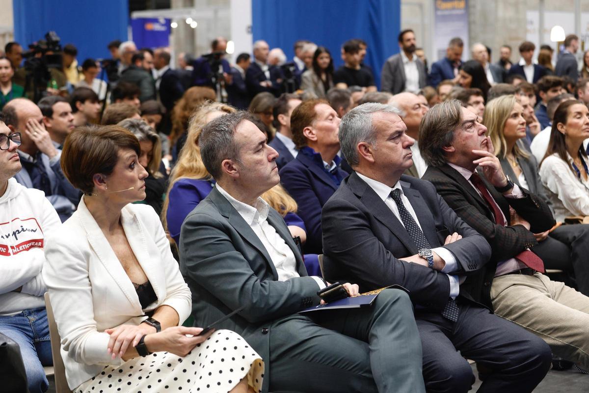 Todas las fotos de Forinvest, en Feria Valencia, con José María Aznar