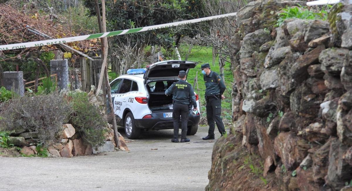 La zona estuvo acordonada por la Guardia Civil. |   // FERNANDO CASANOVA