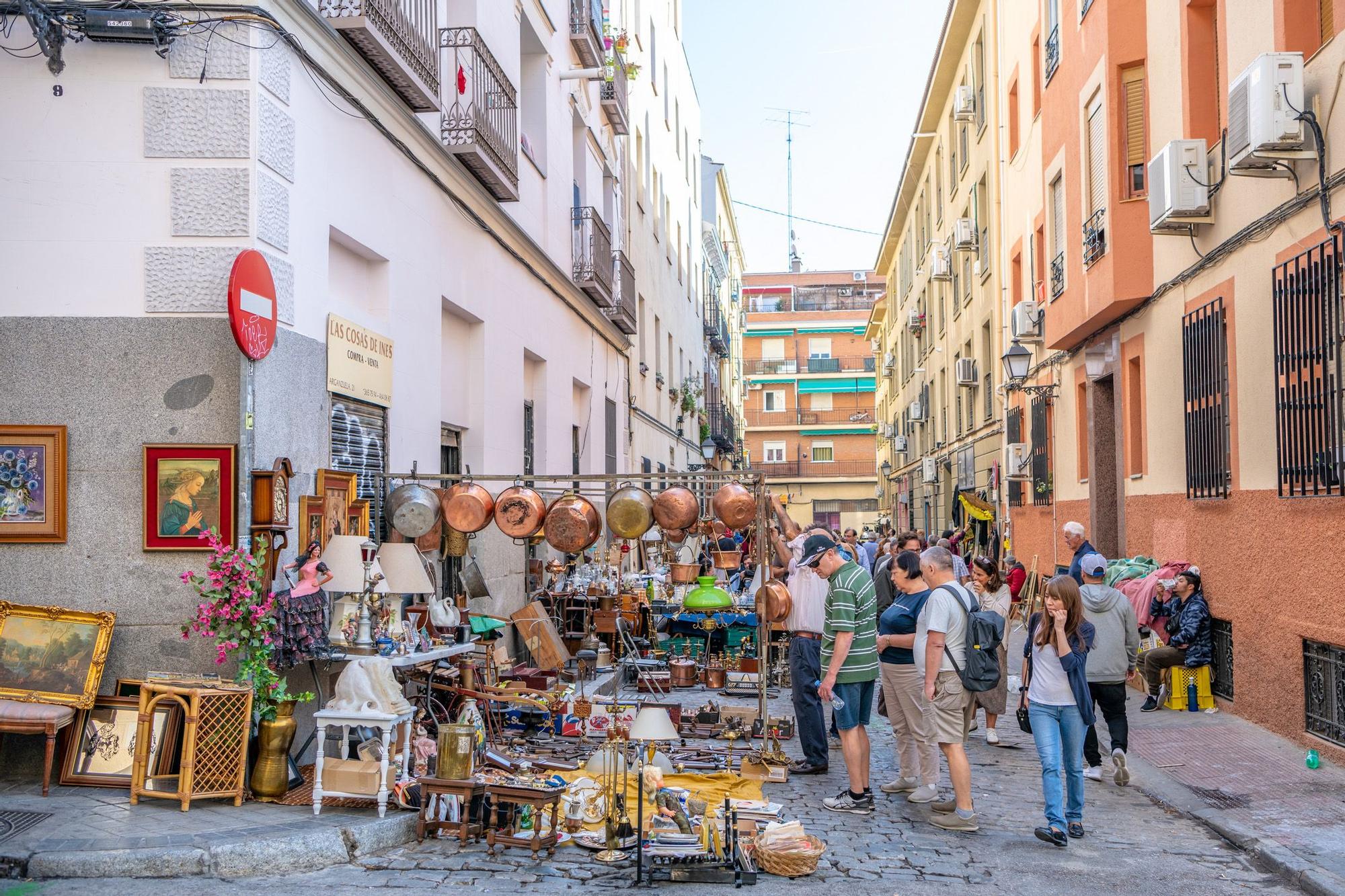 El Rastro es el mercadillo más conocido de Madrid, pero hay muchos más que debes conocer.