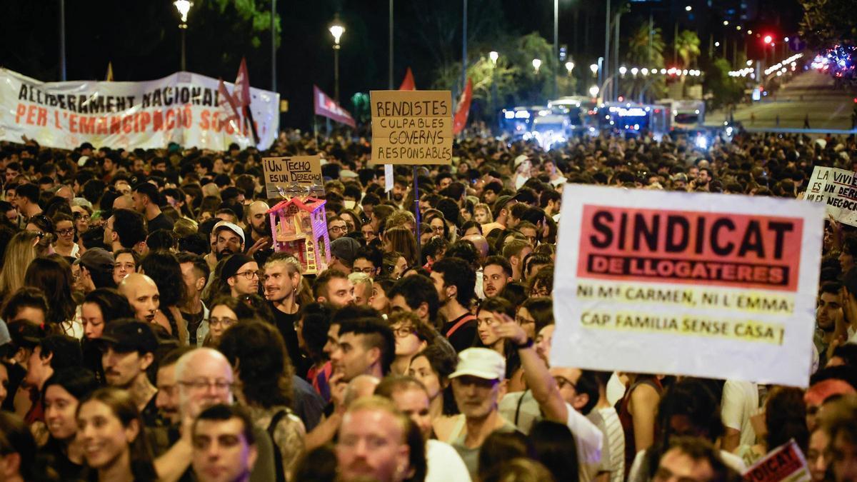 ¿Qué es un «fondo buitre» y la «especulación» para el Gobierno? La (complicada) definición que decidirá qué inversores no podrán comprar vivienda