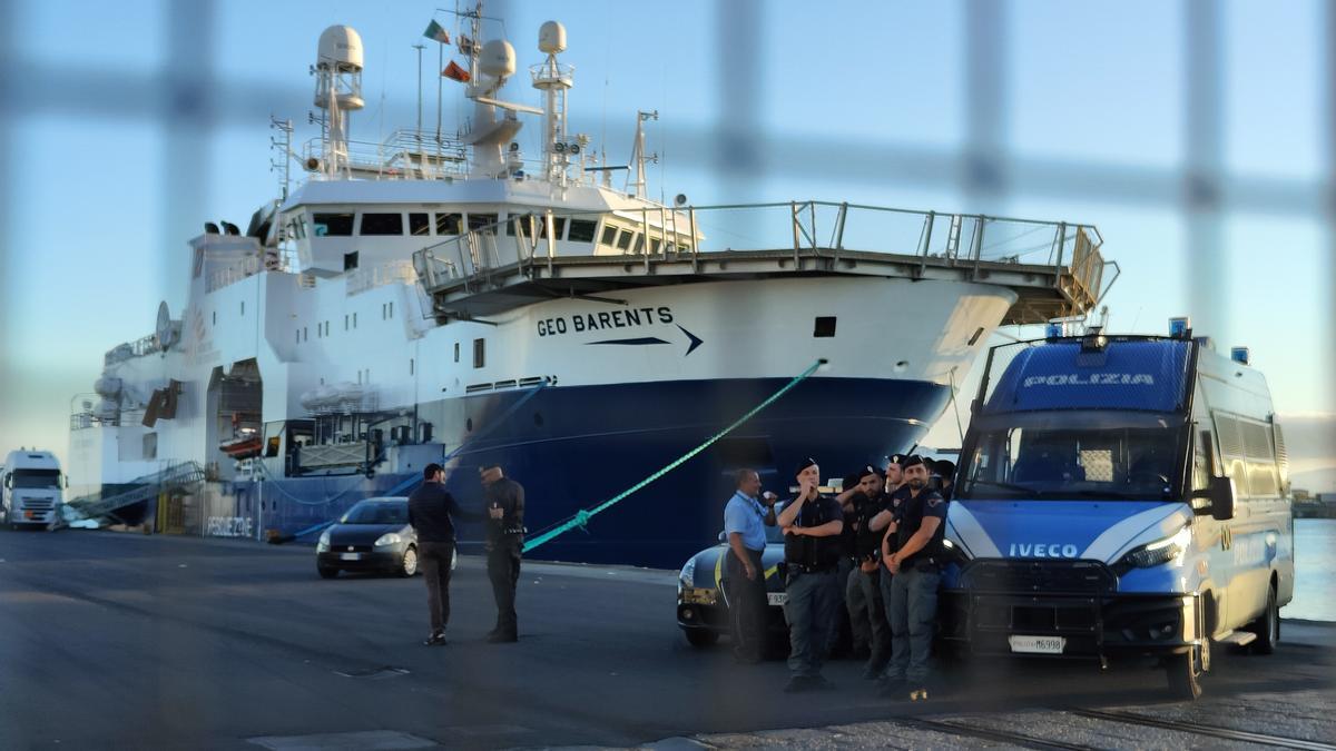 La "mayoría" de los migrantes del barco Humanity 1 en Catania inician una huelga de hambre