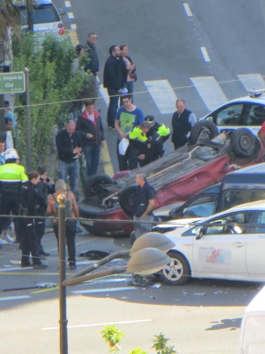 Espectacular accidente en la avenida del Cid de València