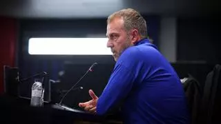 Flick: "Hay que defender y atacar juntos, como un bloque"