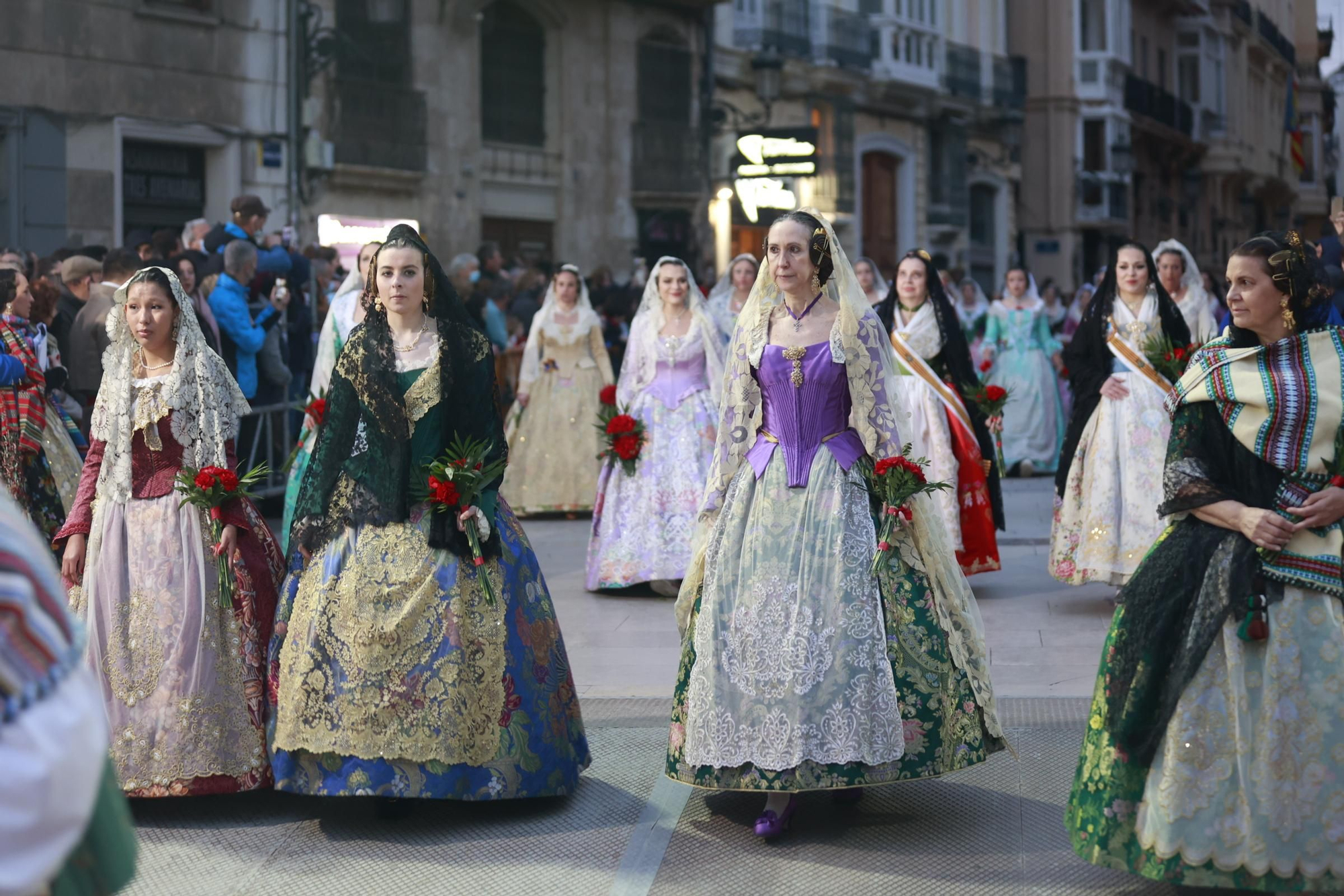 Búscate en el segundo día de ofrenda por la calle Quart (entre las 19:00 a las 20:00 horas)