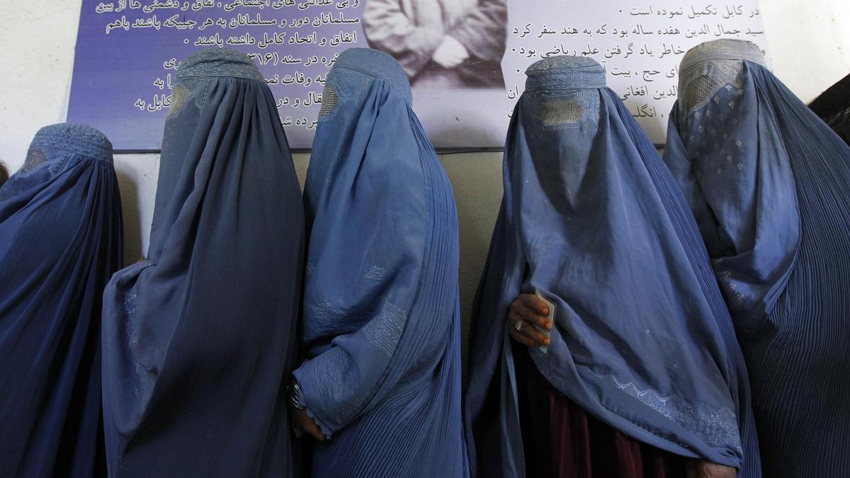 Mujeres con burka en Kabul en una imagen de archivo.