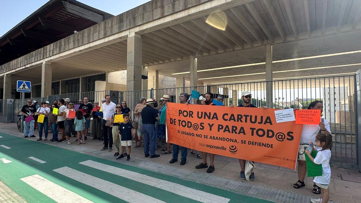 Protesta en el Pabellón de la Navegación
