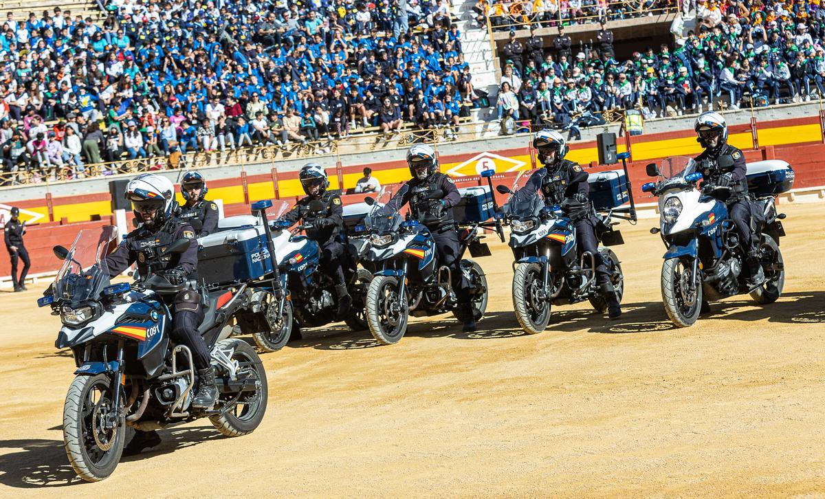 La Policía Nacional conmemora su 200 Aniversario con una exhibición en la Plaza de Toros de Alicante